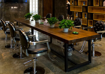 不同的参会人员数量需要不同尺寸的会议桌